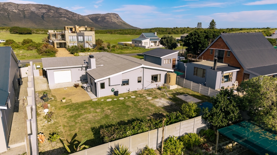 3 Bedroom Property for Sale in De Kelders Western Cape